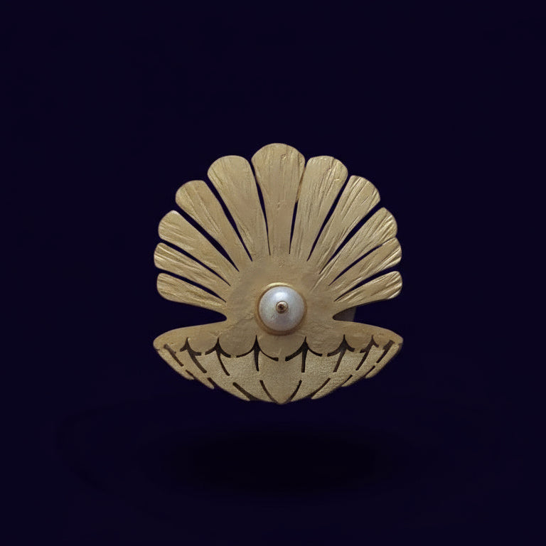 Set of Oversized Brooches - shell pearl