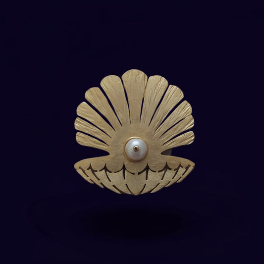 Set of Oversized Brooches - shell pearl