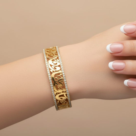 Personalized Quote and Names Bangle with Zircon from Demirelli, elegant custom jewelry perfect for gifting or personal style