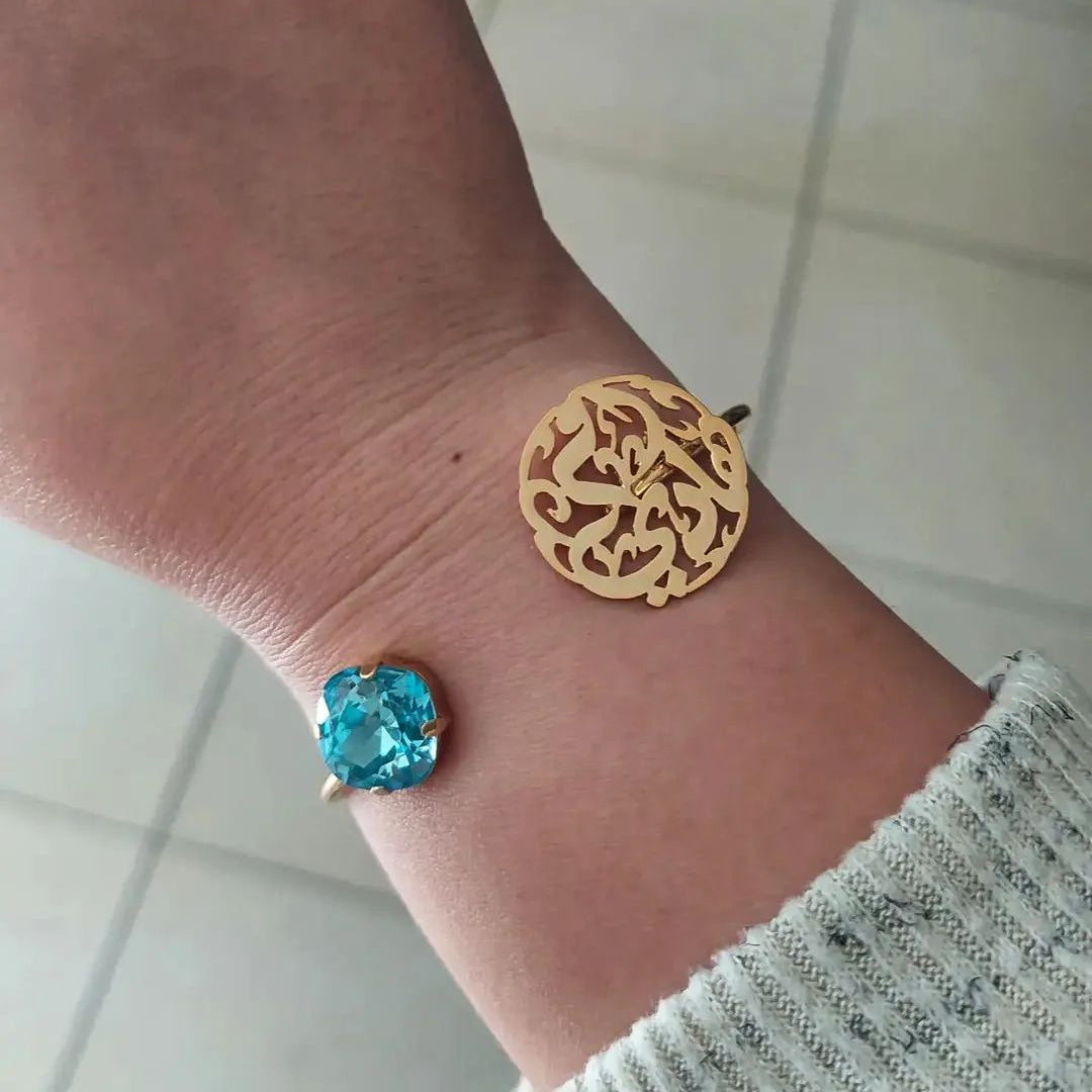 Personalized Round Name Bracelet with Swarovski from Demirelli, sparkling and custom-made jewelry ideal for gifts or personal style