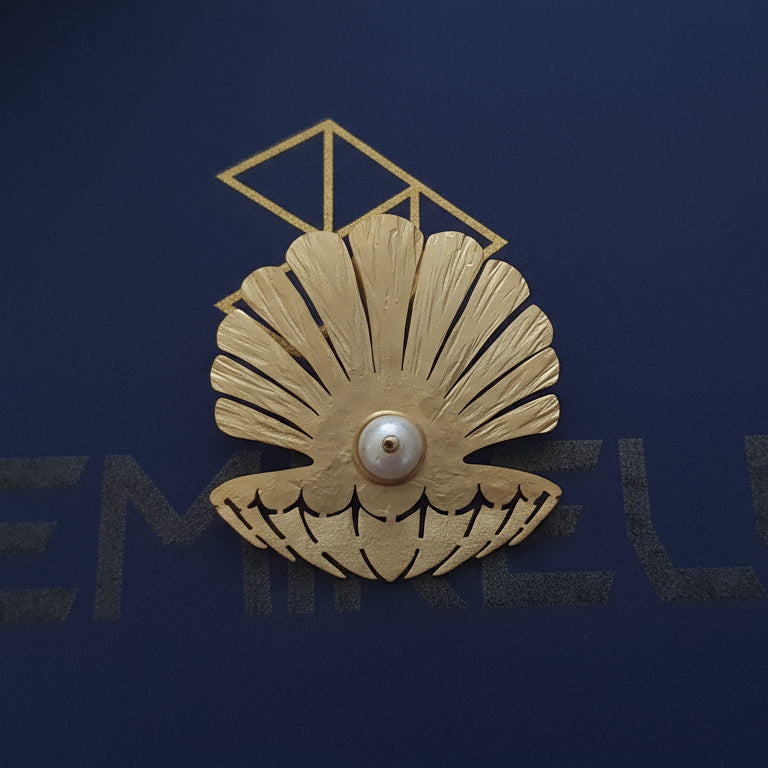 Set of Oversized Brooches - shell